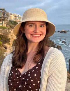Suzie's headshot image